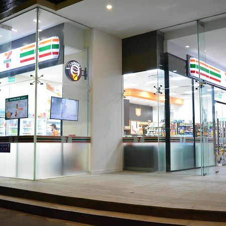 الشقق الفندقية مدينة هوشي منهفي  هوليداي ريبابليك سايجون أيربورت المظهر الخارجي الصورة